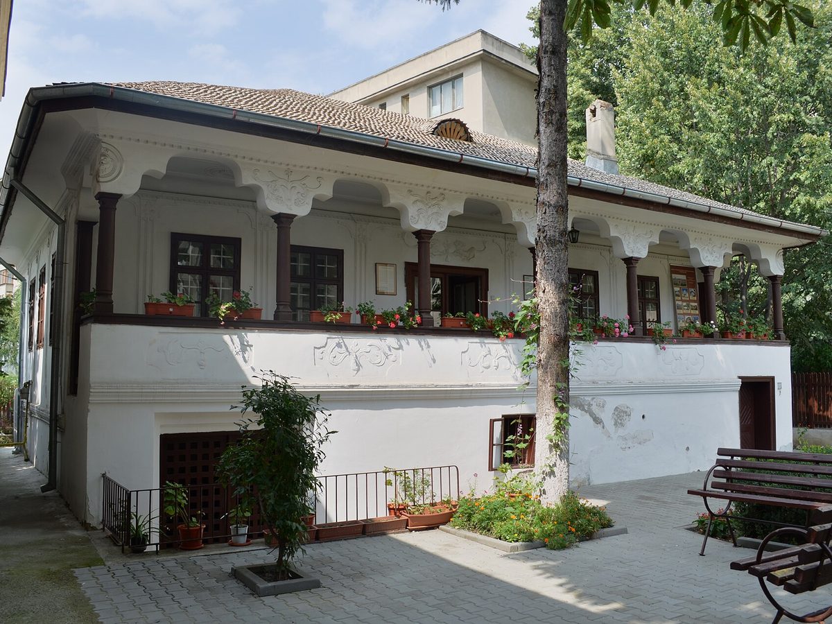 Muzeul Memorial Ion Luca Caragiale din Ploiești, Casa Dobrescu de pe strada Kutuzov